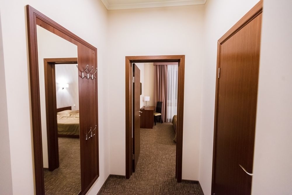 Maria Garden Hotel & Restaurant Ivano-Frankivsk Exterior photo