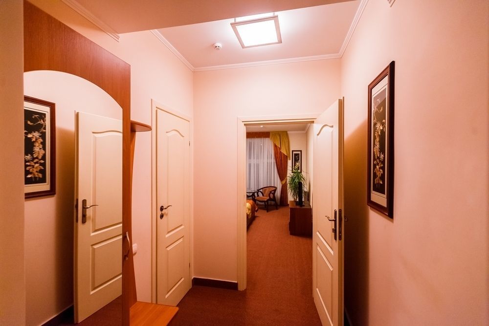 Maria Garden Hotel & Restaurant Ivano-Frankivsk Exterior photo