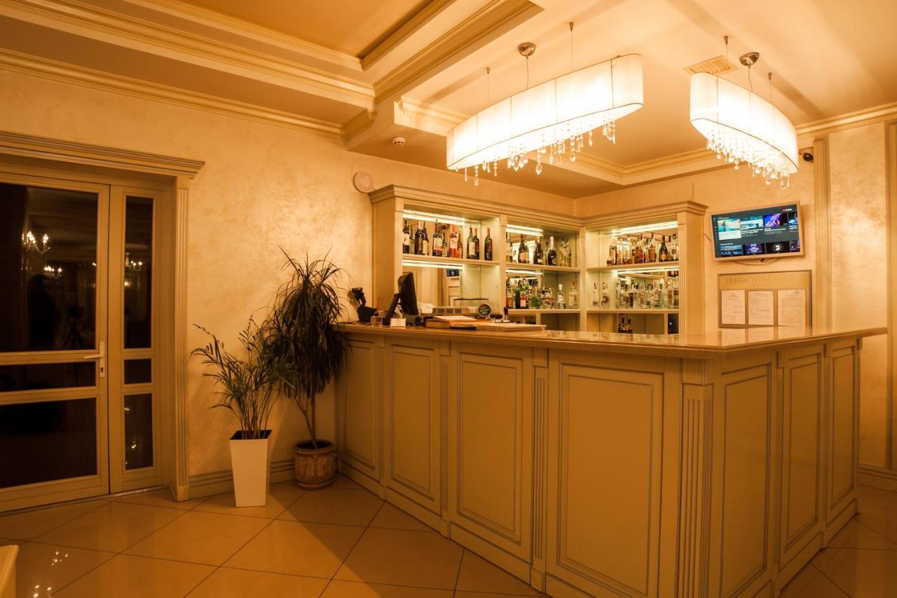 Maria Garden Hotel & Restaurant Ivano-Frankivsk Exterior photo