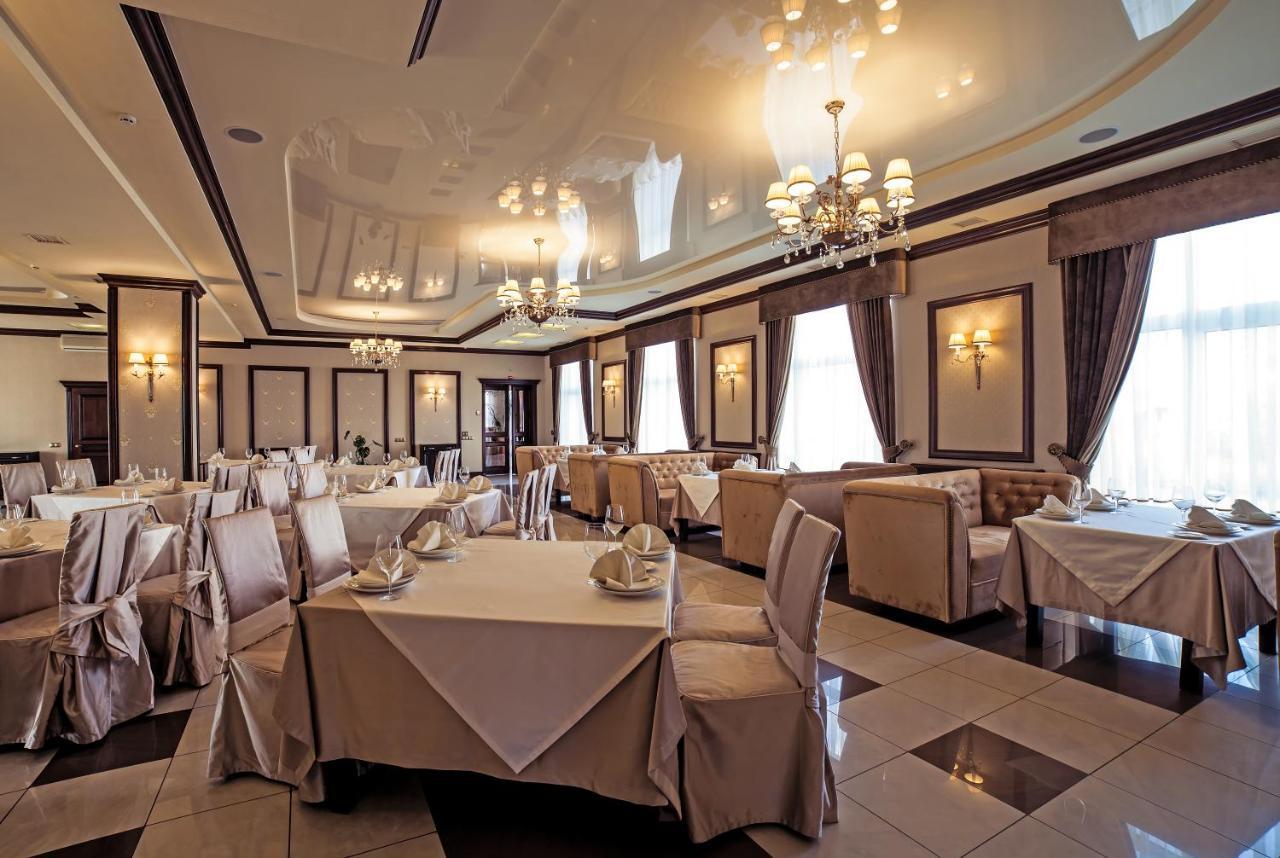 Maria Garden Hotel & Restaurant Ivano-Frankivsk Exterior photo