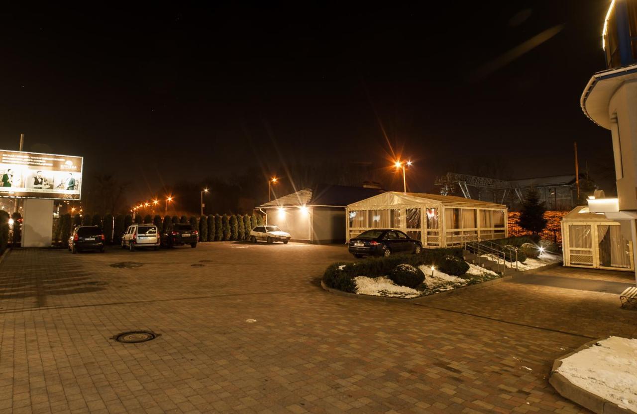 Maria Garden Hotel & Restaurant Ivano-Frankivsk Exterior photo